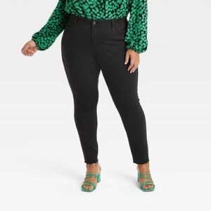 Ava & Viz black skinny jeans - the most comfy and flattering jeans!